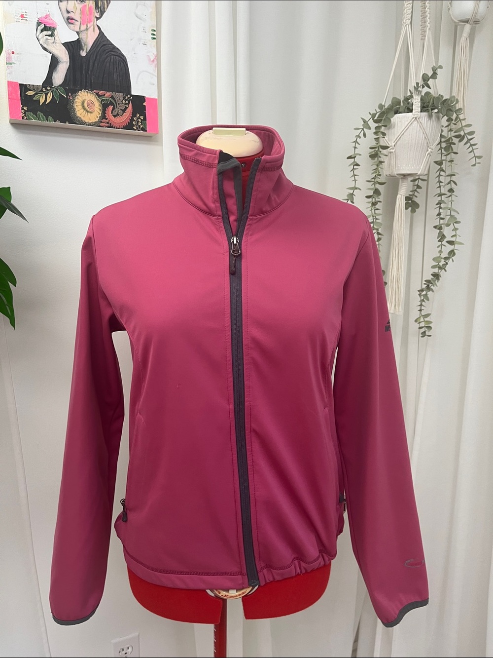 Women's Raspberry Softshell Jacket - McKinley